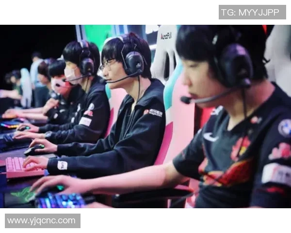 FPX战队崛起之路：从青涩到辉煌的大师赛成长历程